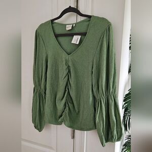 Nwt Richer Poorer Elegant Green Women's Top